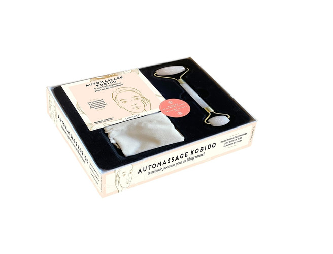 Automassage kobido La méthode japonaise pour un lifting naturel. Coffret avec 1 rouleau de massage en véritable quartz rose, 1 élégante pochette et 1 livre