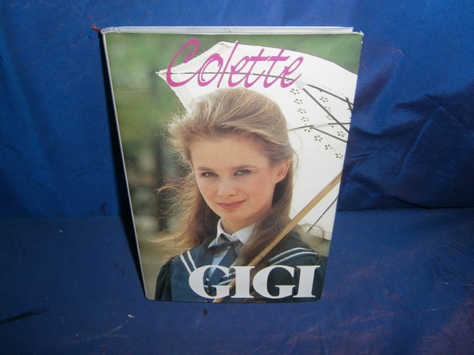 Edition published by Hachette