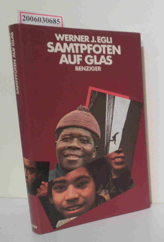 Samtpfoten auf Glas.