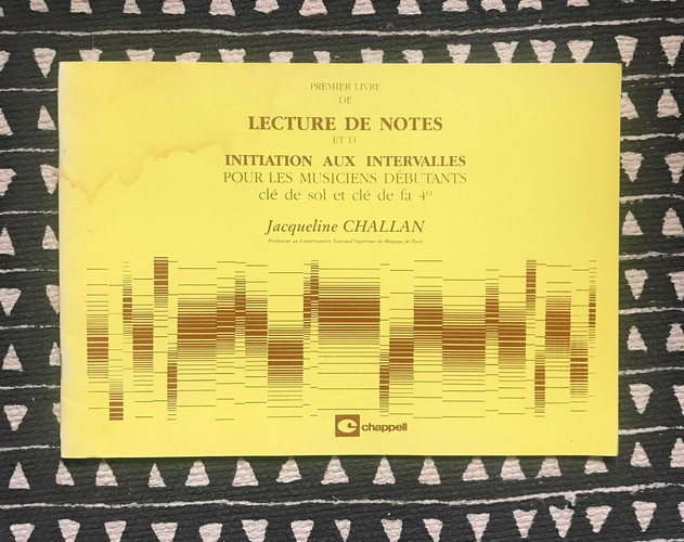 Premier livre de lecture de notes et d'Initiation aux intervalles pour les musiciens débutants - clé de sol et de fa 4°