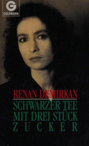 Schwarzer Tee mit drei Stück Zucker