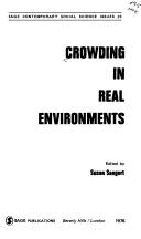 Crowding in real environments
