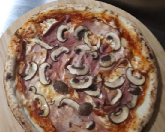 Pizza Régina Papa Milano