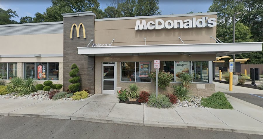McDonald's store photo
