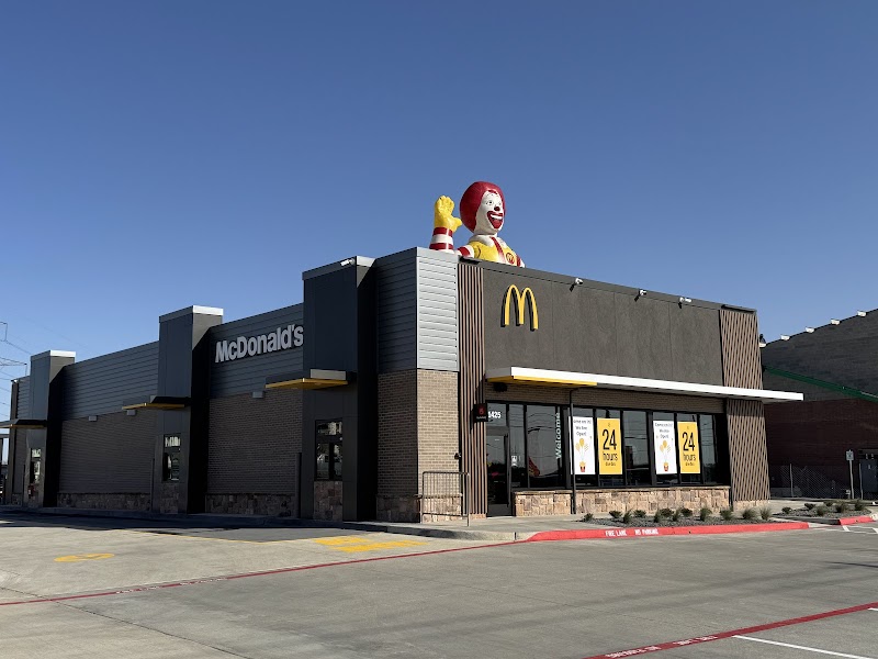 McDonald's store photo