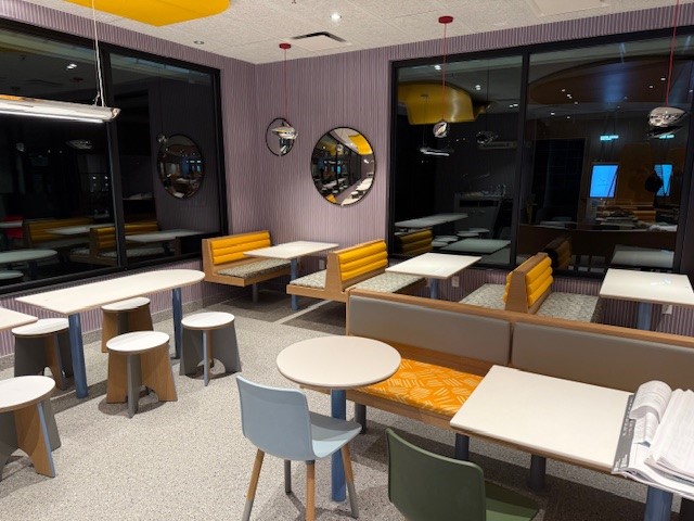 McDonald's store photo