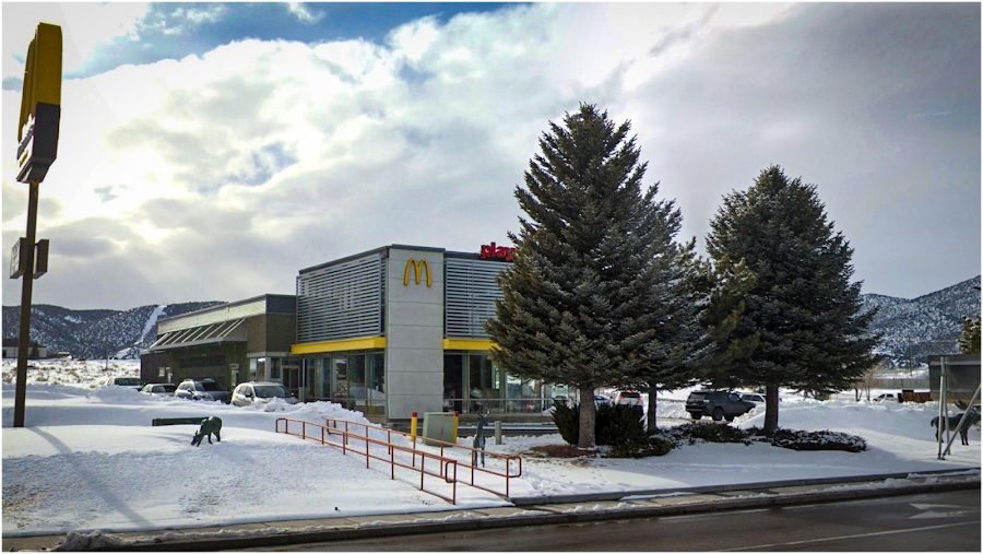 McDonald's store photo