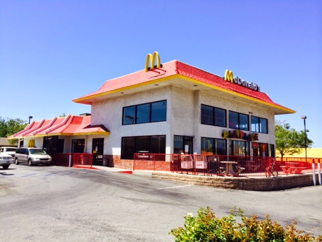 McDonald's store photo