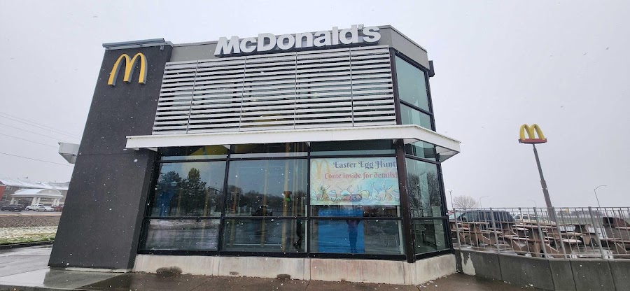 McDonald's store photo