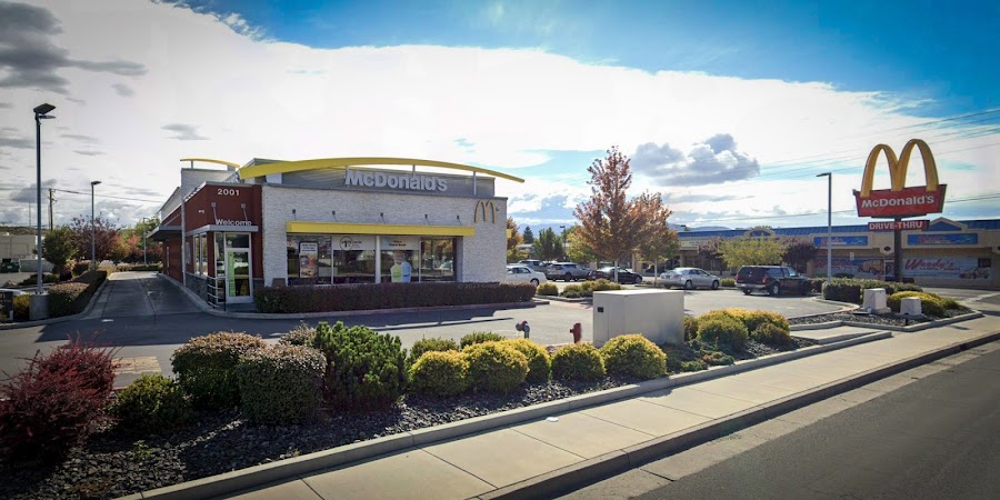 McDonald's store photo