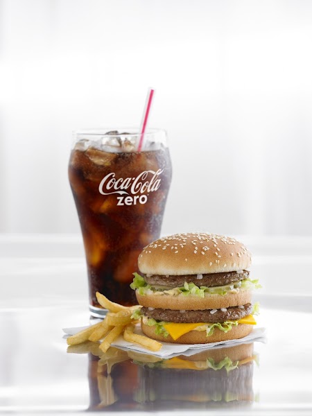 McDonald's store photo