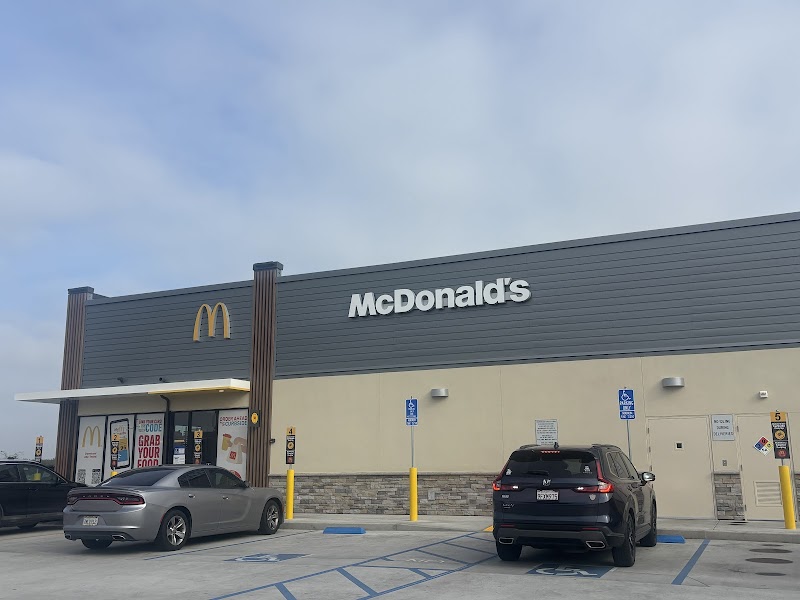 McDonald's store photo