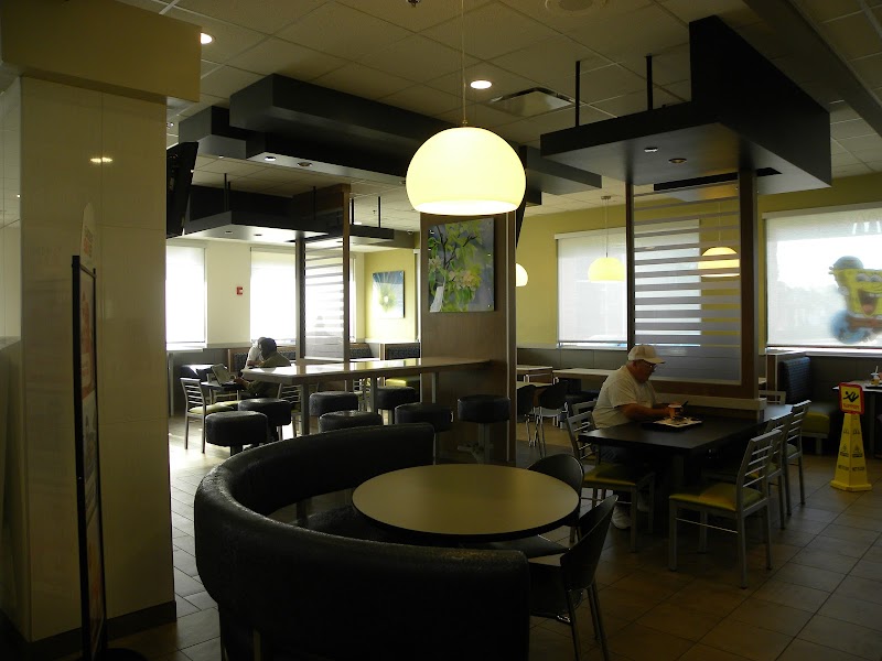 McDonald's store photo