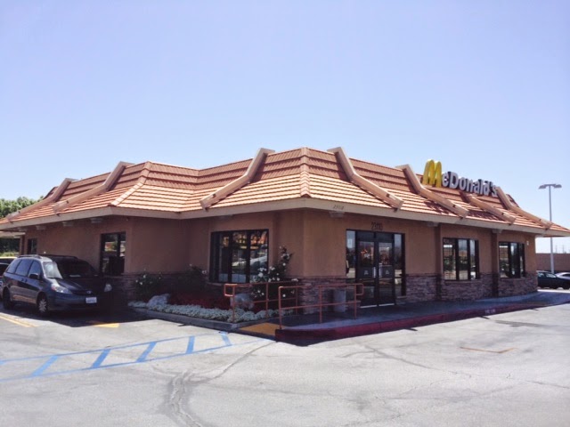 McDonald's store photo