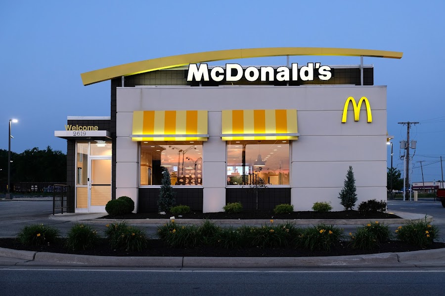 McDonald's store photo