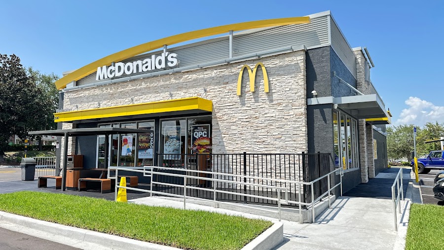 McDonald's store photo