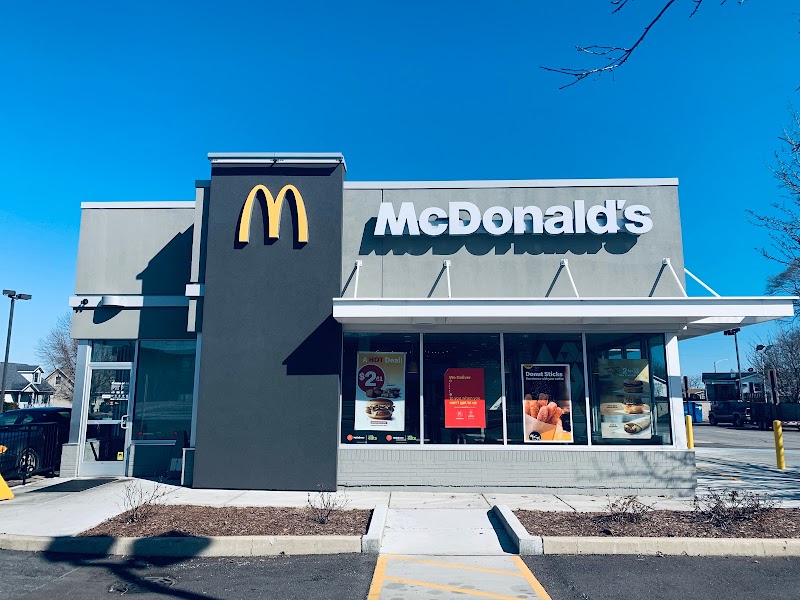 McDonald's store photo