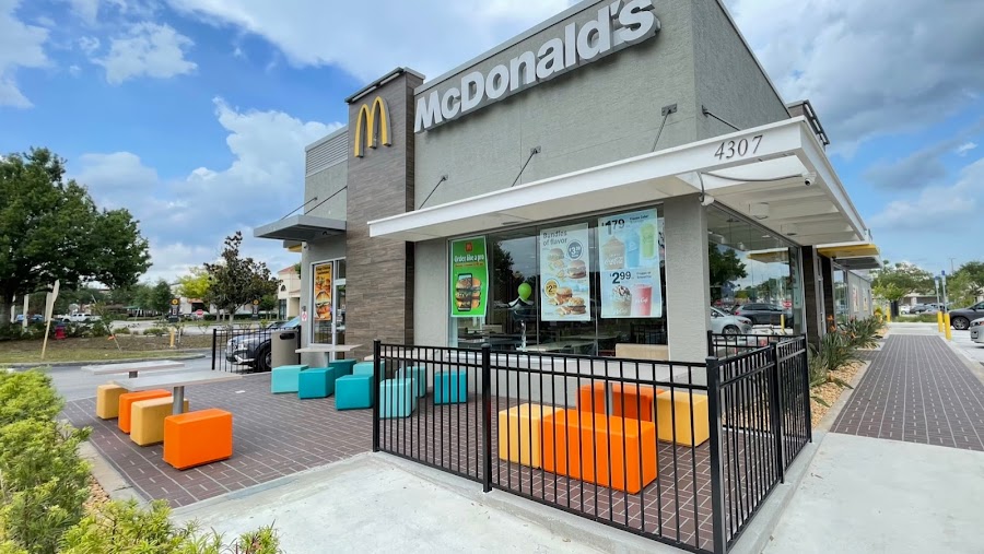McDonald's store photo