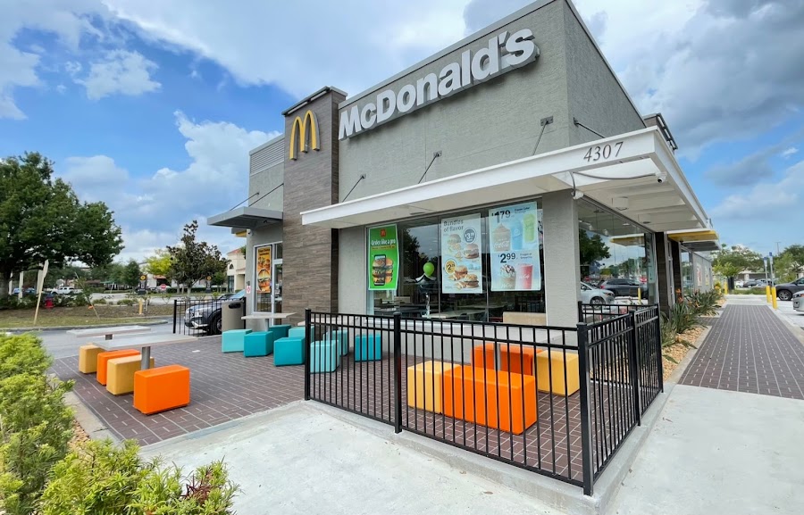 McDonald's store photo