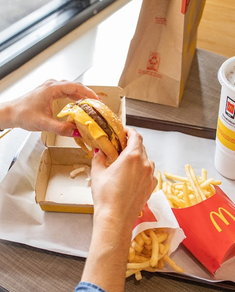 McDonald's store photo
