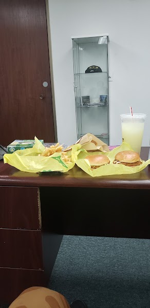 McDonald's store photo