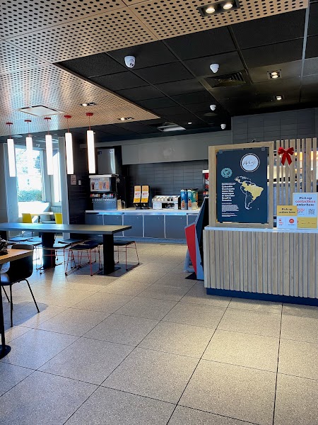 McDonald's store photo
