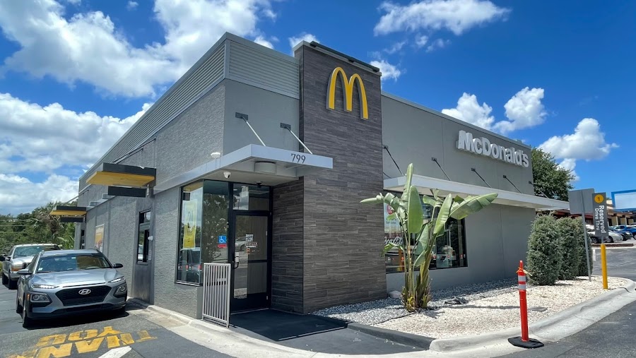 McDonald's store photo