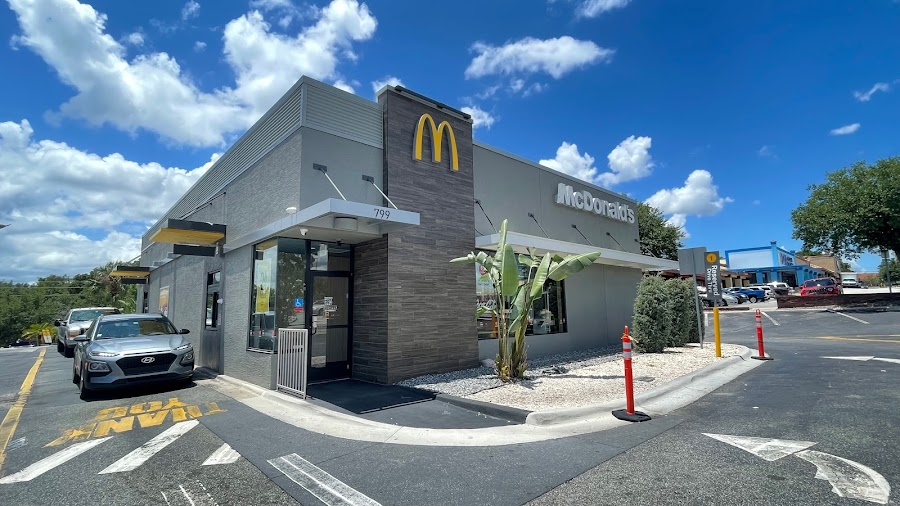 McDonald's store photo