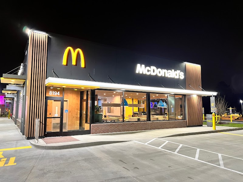McDonald's store photo