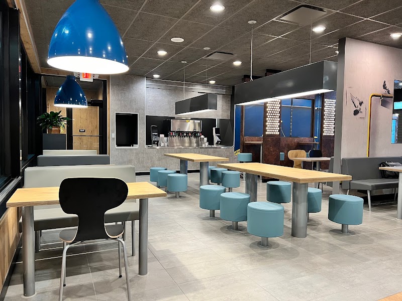 McDonald's store photo