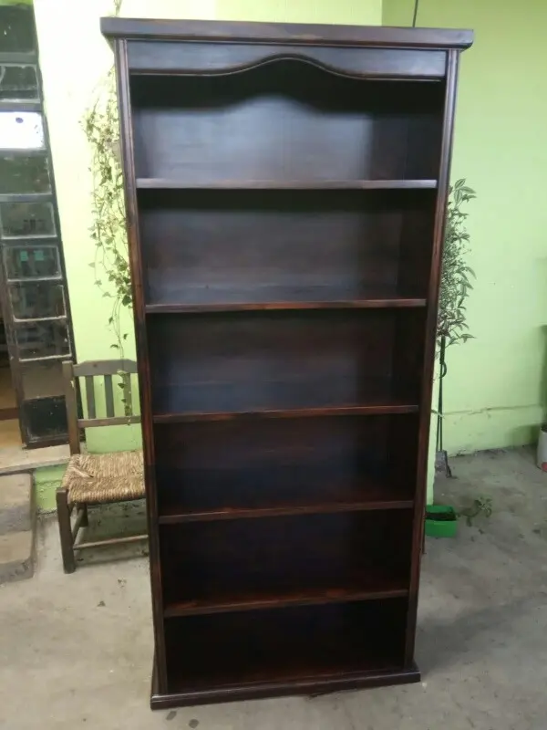 Biblioteca Madera Maciza