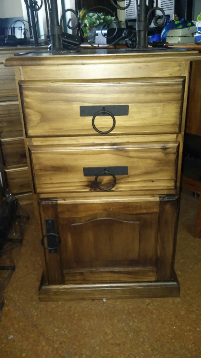 Mesa De Luz Rústica Madera Maciza