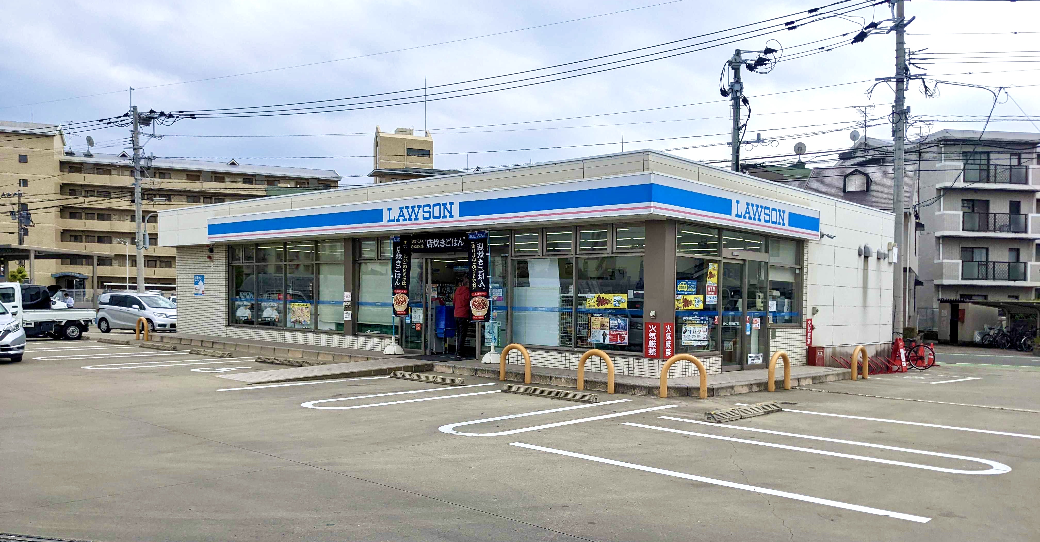 ローソン福岡南庄五丁目店 Charichari(チャリチャリ)の施設画像1