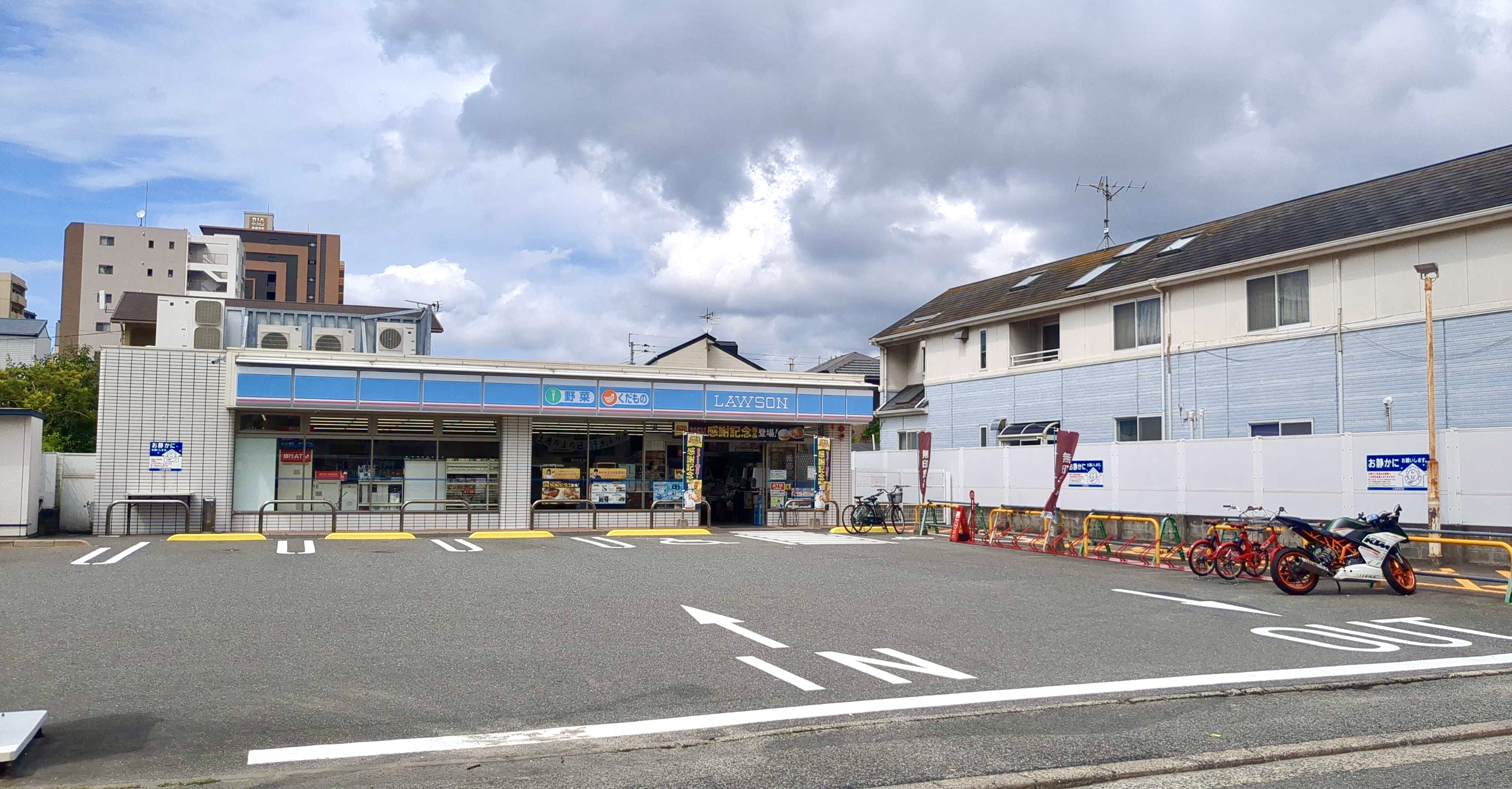 ローソン箱崎宮前店 Charichari(チャリチャリ)の施設画像1