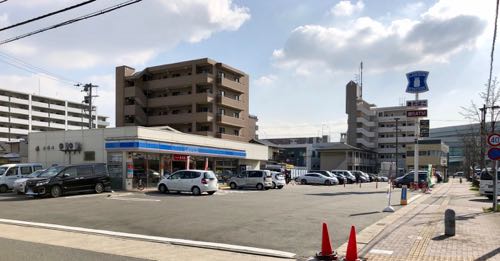 ローソン吉塚三丁目店 Charichari(チャリチャリ)の施設画像1