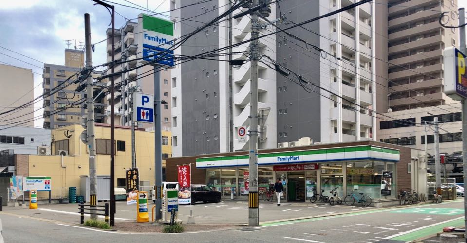 ファミリーマート博多駅南三丁目店 Charichari(チャリチャリ)の施設画像1