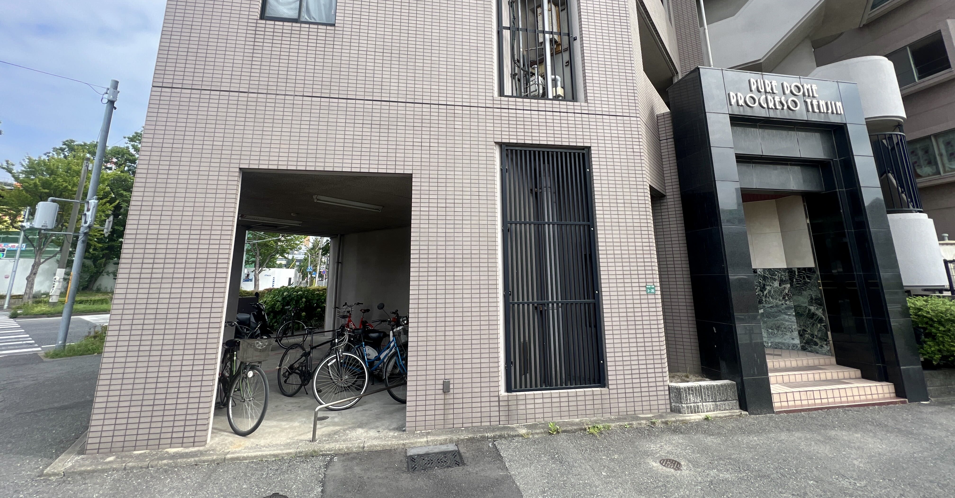 ピュアドームプログレッソ天神 Charichari(チャリチャリ)の施設画像1