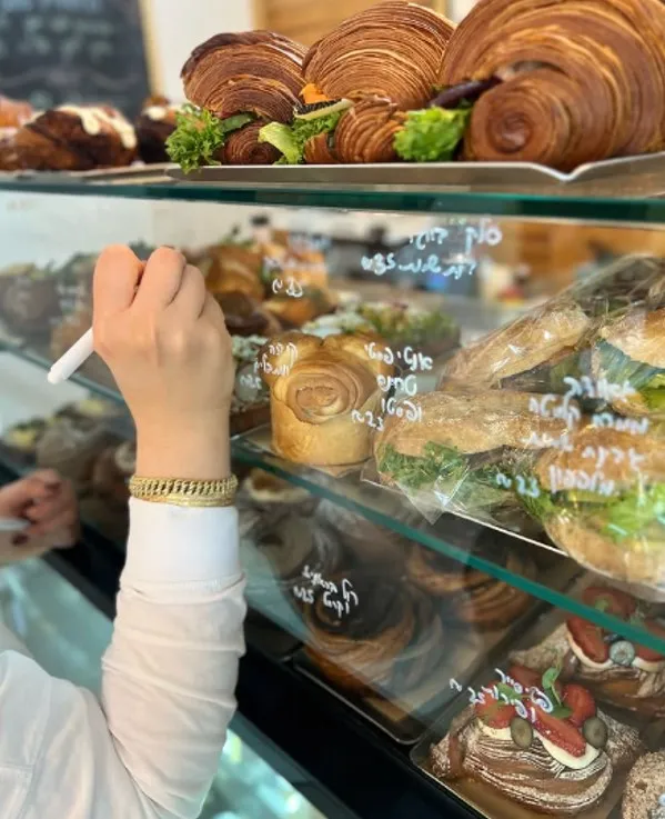 Le Petit Paris קפה פטיסרי‏
