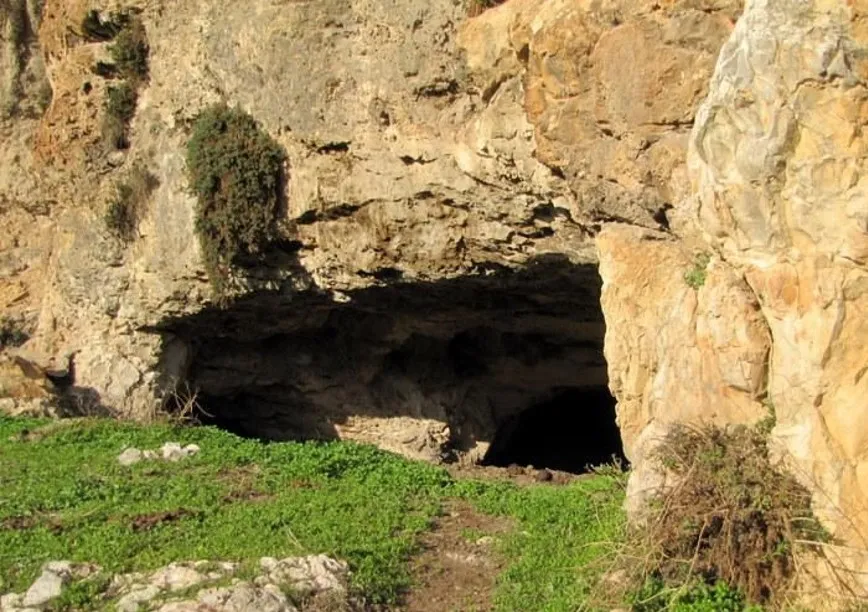 האיש שבקיר