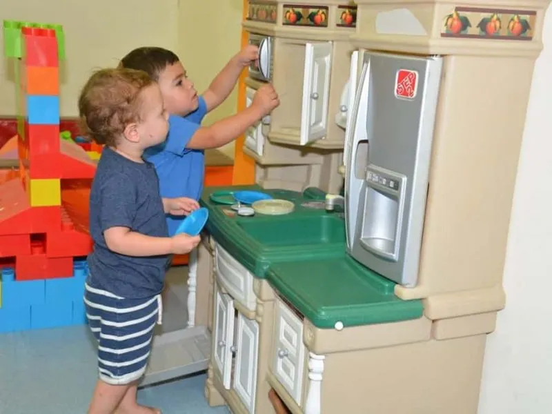 המשחקיה וחנות הבוטיק של בית השיטה
