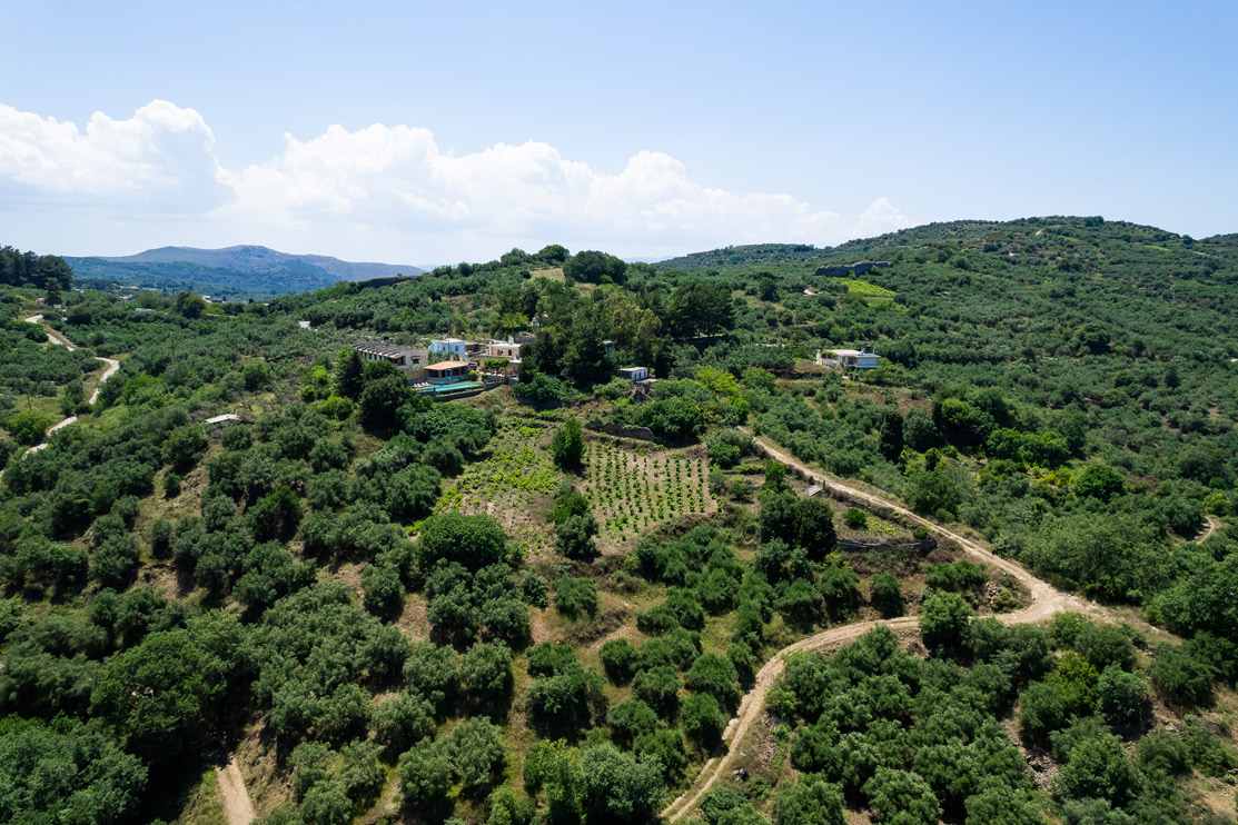 Η θέα στο βουνό του Metohi Nature Living