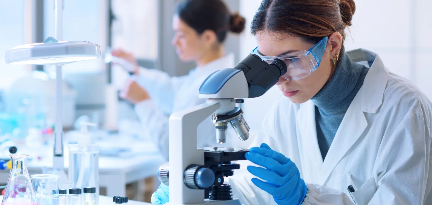 Cómo trabajar en un laboratorio clínico