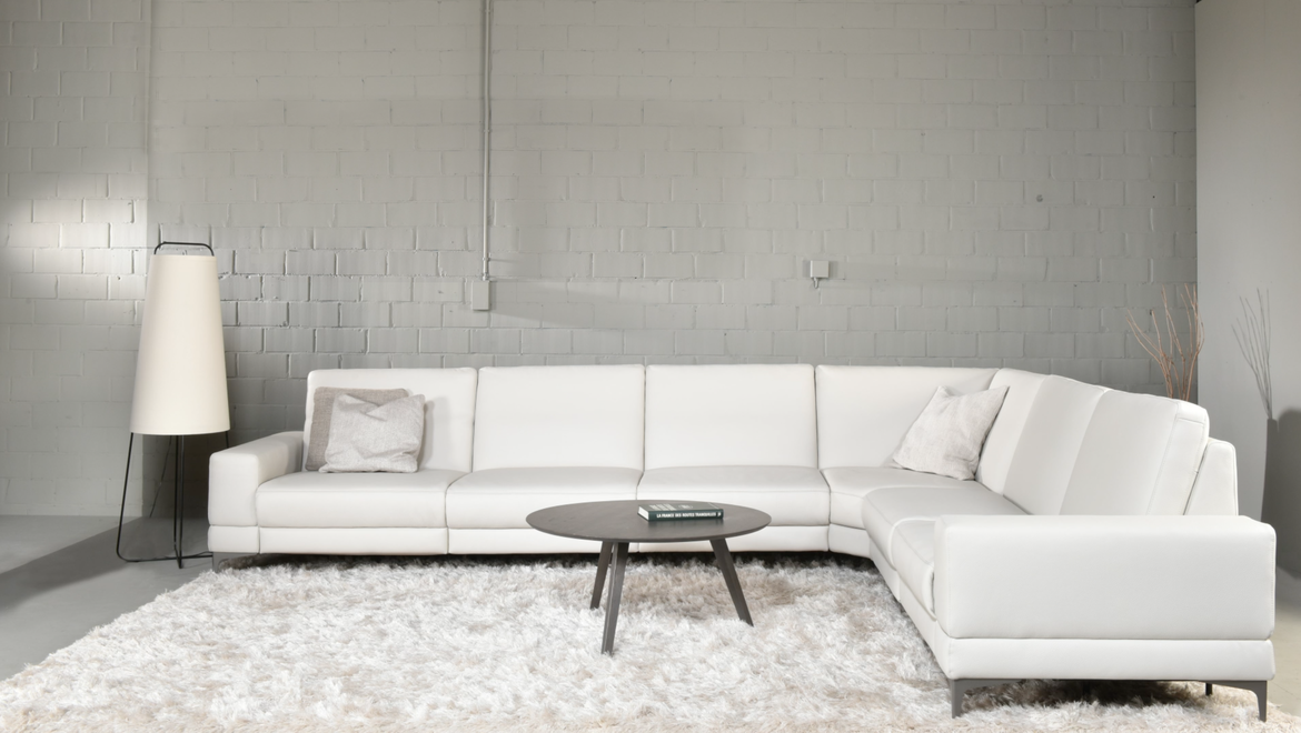 comfortabele hoekzetel in wit dik leder met elektrische relax en longchair