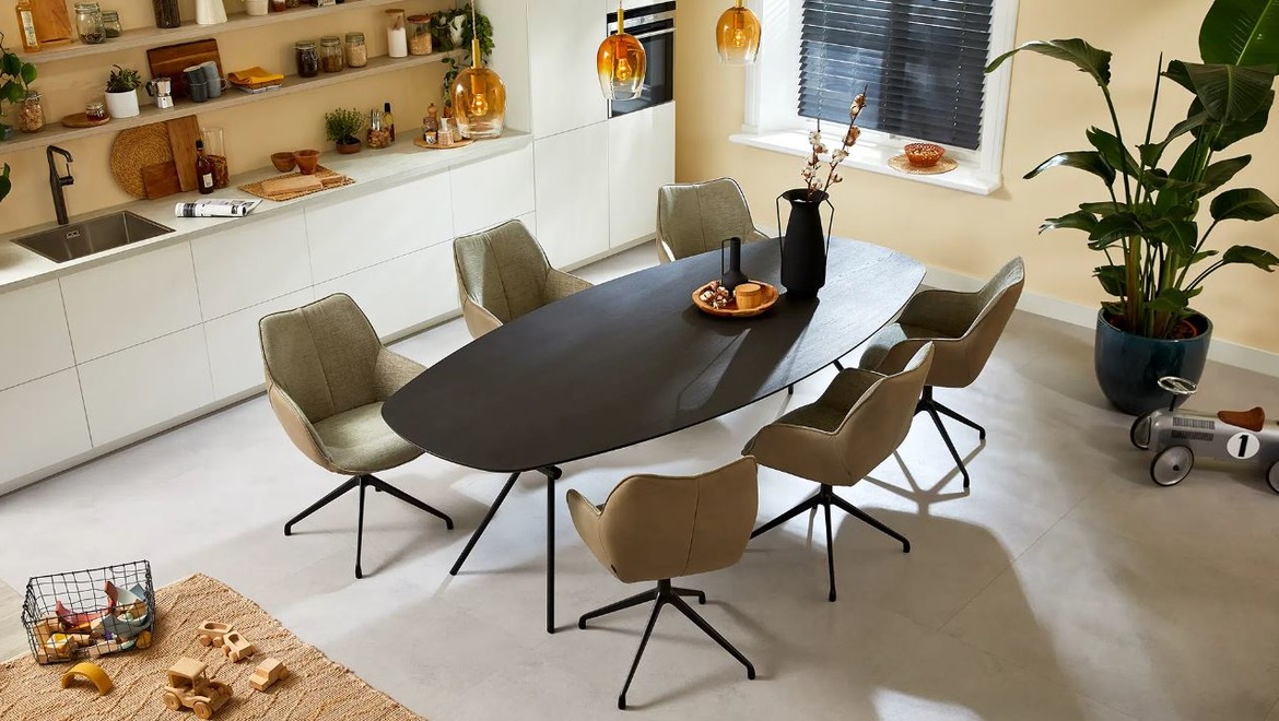 Ovalen eikenhouten tafel inspiratie