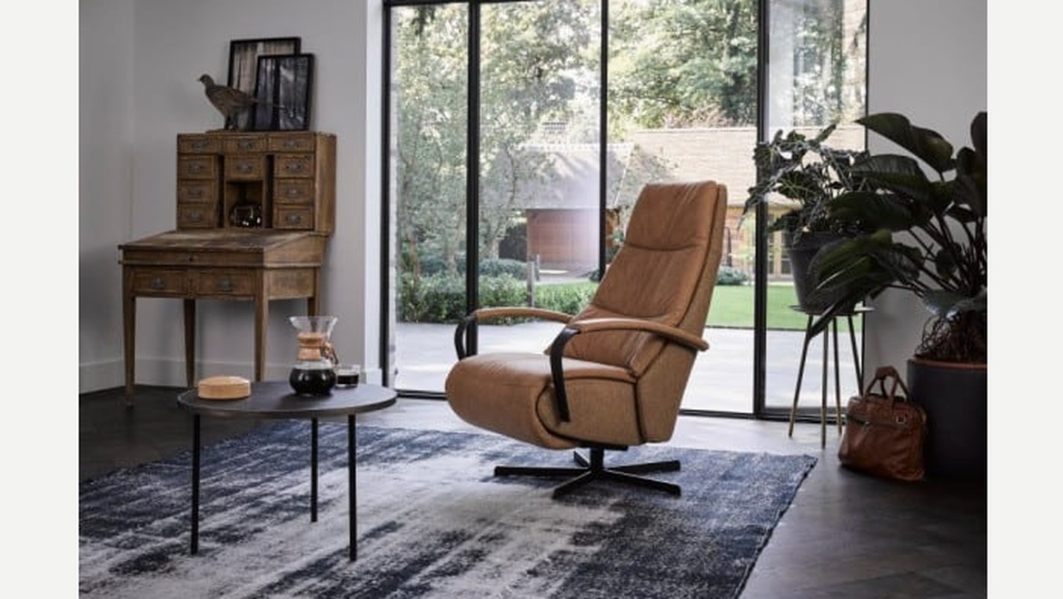 inspiratie lederen relax op draaivoet in industrieel/landelijk interieur