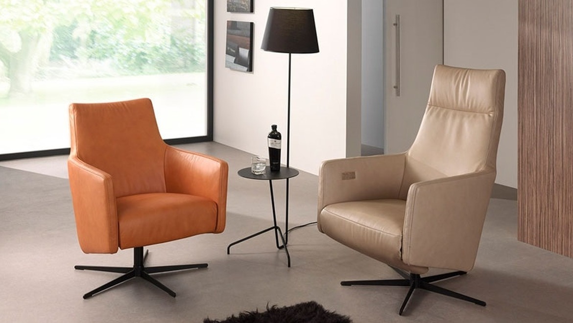 Trendy relax in oranje leder op draaivoet