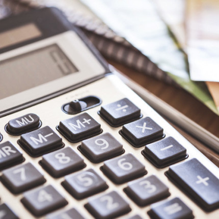 Qual é a importância da administração financeira para MPEs?