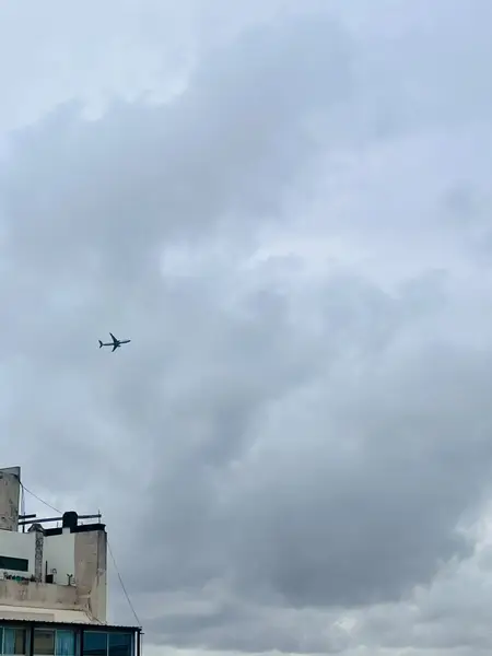 CALLAO AVION.jpg