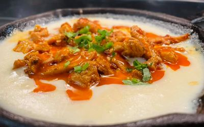 Buffalo Chicken Queso Dip