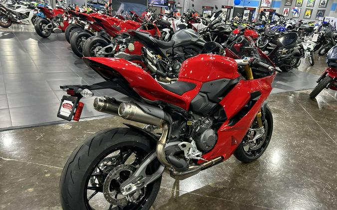 2025 Ducati PANIGALE V2 S 896